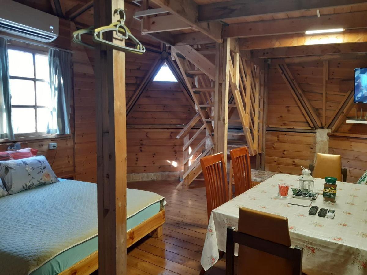 בקתת עץ בחורש במנות - דום גיאודזי - Wooden cabin in מנות מראה חיצוני תמונה