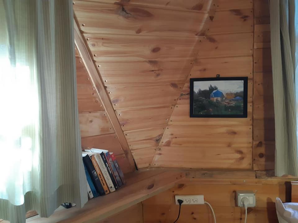 בקתת עץ בחורש במנות - דום גיאודזי - Wooden cabin in מנות מראה חיצוני תמונה