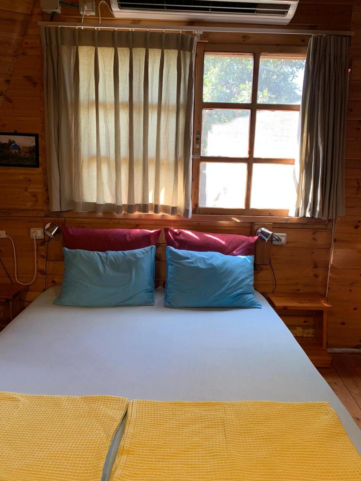 בקתת עץ בחורש במנות - דום גיאודזי - Wooden cabin in מנות מראה חיצוני תמונה